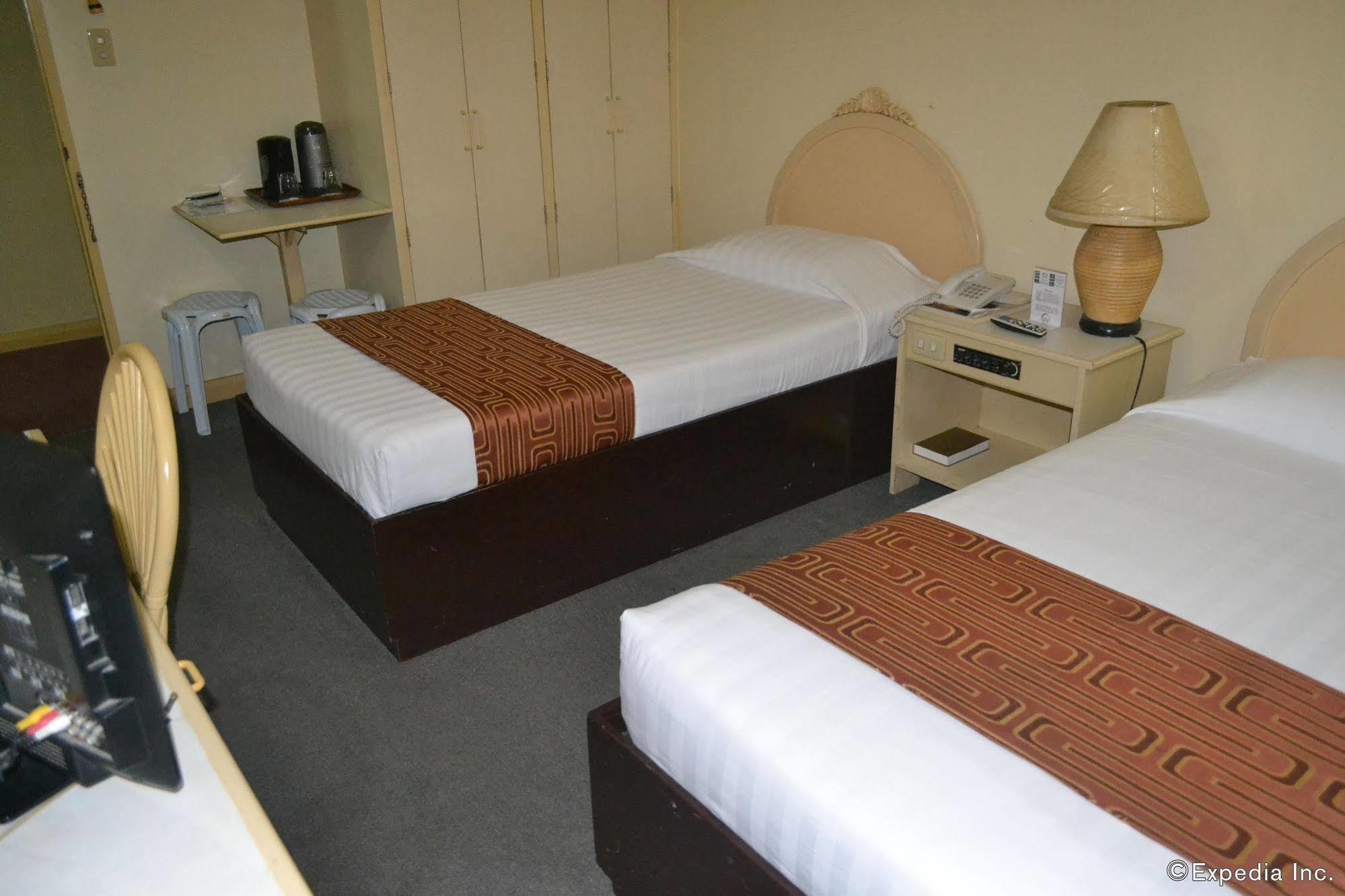Hotel Cesario Мактан Экстерьер фото